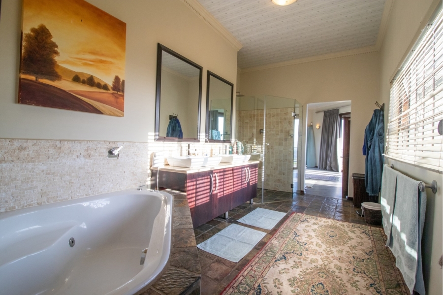 5 Bedroom Property for Sale in East London Rural Eastern Cape